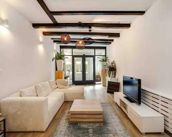 Prachtig appartement in hartje Sneek - Sneek - Huiskamer
