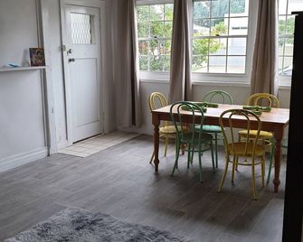 Great little house by the sea - Brighton - Dining room