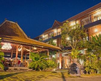 Omah Sinten Heritage Hotel & Resto - Surakarta City - Building
