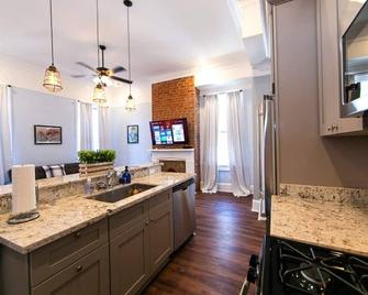 Claiborne Historic Victorian Mansion B - 5 bed-3 bath - Nova Orleães