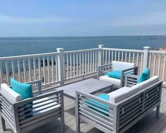 Cozy Beach - Direct Waterfront! - East Haven - Balcony
