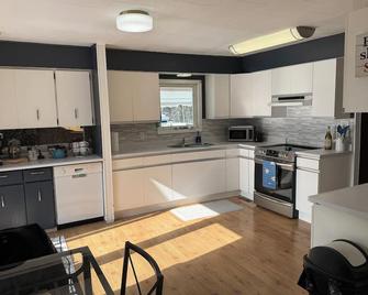 Private Lake front home, hiking, fishing, lake life - Watson Lake - Cocina