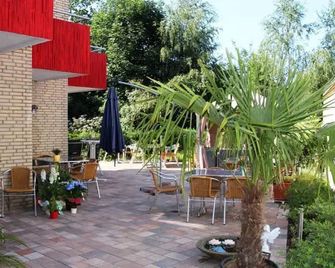 Hotel Deisterblick - Bad Nenndorf - Patio