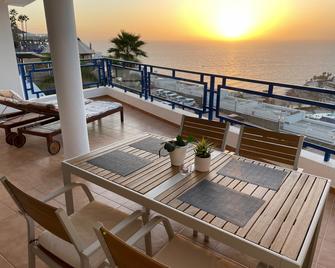 Sunny Modern apartment - Sea View and beach access - Taurito - Balcony