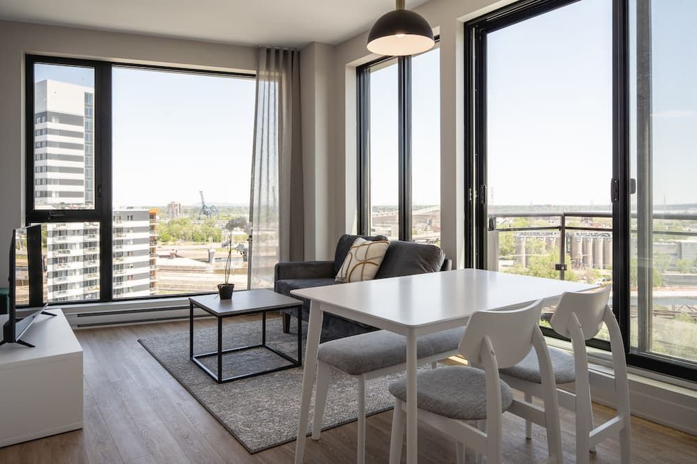 Griffintown Hotel thumbnail 2