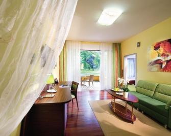 Eurothermenresort Bad Schallerbach - Hotel Paradiso Superior - Bad Schallerbach - Living room
