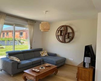 New 3-bedroom detached house in Etaples sur mer with enclosed garden. - Étaples - Salon