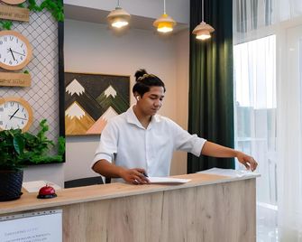 Hostel Doma - Almaty - Front desk