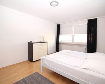 Kaiser Apartments - Offenbach am Main - Bedroom