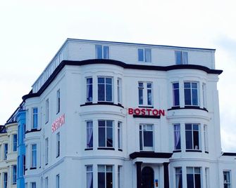 Boston Hotel - Scarborough - Building