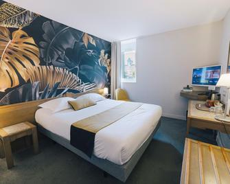 Logis Hotel la Grassinais Saint-Malo - Saint-Malo - Bedroom