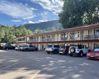 Pikes Peak Inn - Manitou Springs - Building