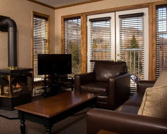 Marble Villa at Marble Mountain Resort - Corner Brook - Huiskamer