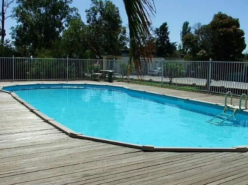 ليزي ريفر موتور إن