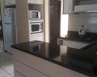 Casa de Praia Navegantes - 100 metros do mar - Navegantes - Kitchen