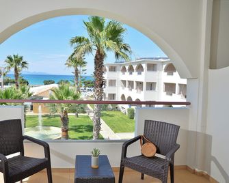 Alykanas Beach Grand Hotel by Zante Plaza - Alikanas - Balkón