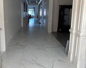 Comfortable Private Room in a Shared Home - Richmond - Tiền sảnh