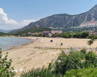 Tranquil 3-Bedroom House in Eirdir with Stunning Views - Eğirdir