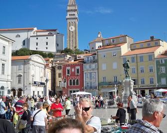 Holiday House Ida - Marezige - Gebäude