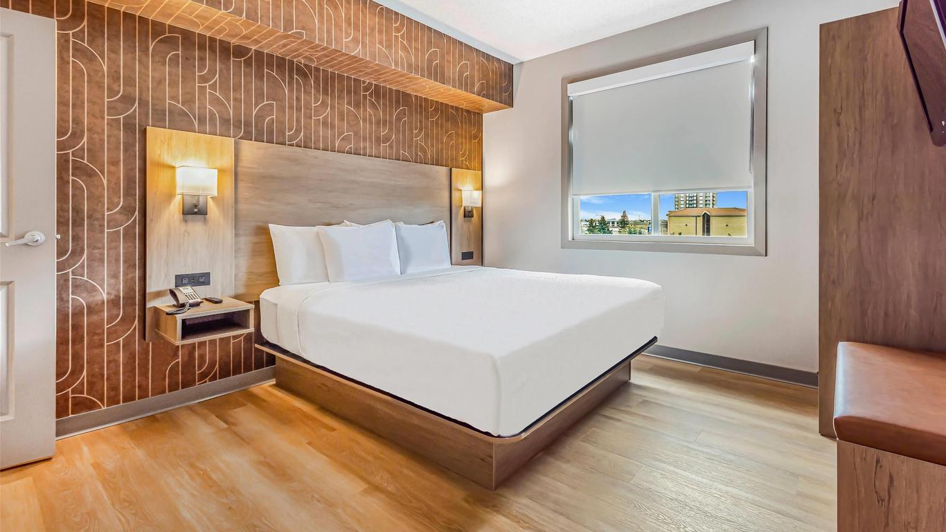 Days Inn & Suites by Wyndham West Edmonton