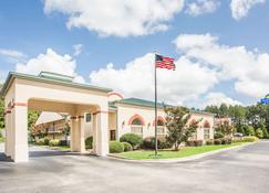 Days Inn & Suites by Wyndham Columbia Airport - Западная Колумбия - Здание