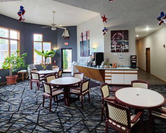 Econo Lodge Lakeshore - Manistique - Restaurant