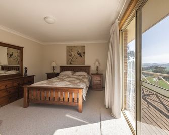 Experience country living in the comfort of spacious home 15mins from Oberon - 오베론 - 침실