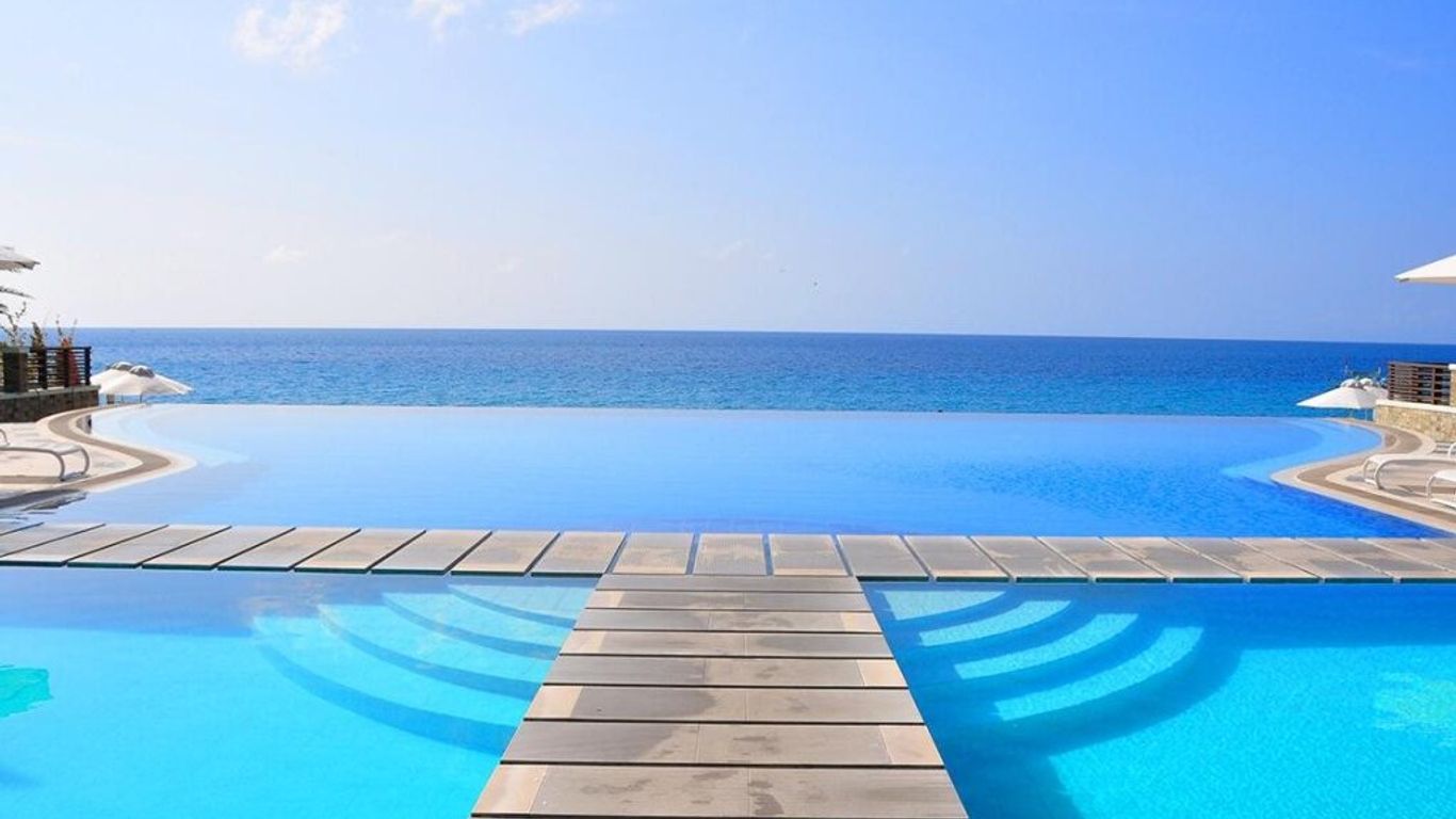 Acuatico Beach Resort & Hotel