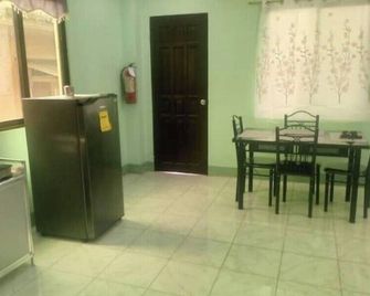 May all who come as guests leave as friends. family sized condo with garage. - Lopez Jaena