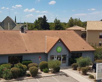 Campanile Salon-De-Provence - Салон-де-Прованс - Будівля