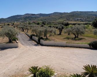 Hotel Grel - Chiaramonte Gulfi - Vista del exterior