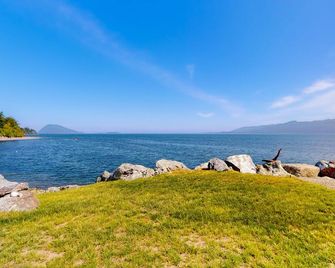 Samish Bay Cottage - Bow - Beach