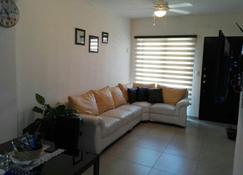 Casa con alberca y laguna - Veracruz - Living room
