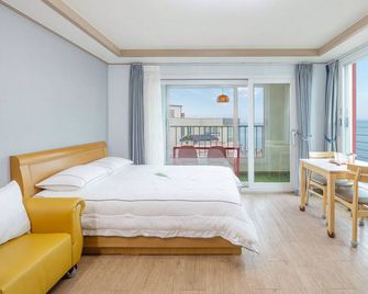 Gangneung Glad Pension - Gangneung