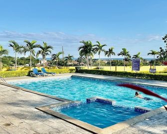 Vacae876 - Falmouth - Piscine