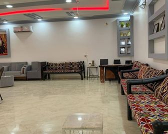 Super OYO 150 Reef Al Khaleej Resort - Muşayna‘ah - Lobby