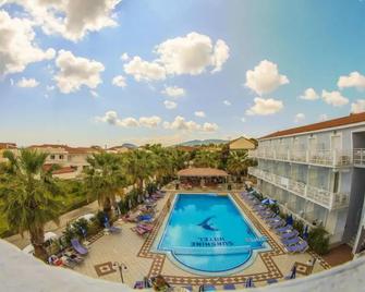 Lazanis Studios Apartments - Laganas - Piscina