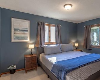 Family Home W/ 2 King, 2 Queen Beds + Game Room - Bemidji - Ložnice