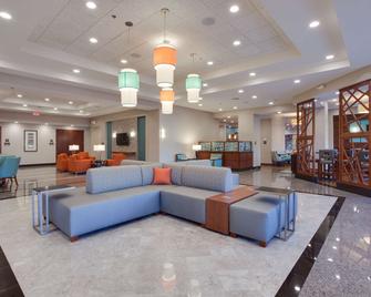 Drury Inn & Suites Charlotte Arrowood - Charlotte - Lobby