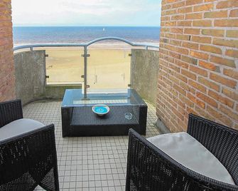 Beautiful Apartment In Oostende - Ostende - Balkon