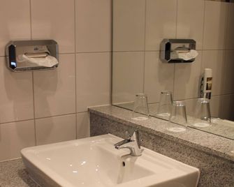 City Hotel Essen - Essen - Baño
