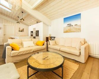 Villa Du Phare avec piscine chauffée pour 14 personnes - Cap Ferret - Living room