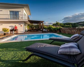 Casa De Guribanes - Vale de Salgueiro - Piscina