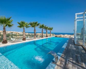 Hugo's Boutique Hotel - Adults Only - San Giuliano - Piscina