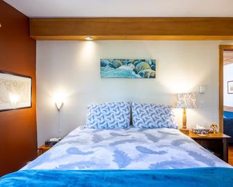 Quiet Riverside Retreat With 2 Fireplace - Bridgewater - Спальня