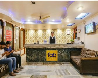 Fabhotel Ashoka Inn - Kanpur - Front desk