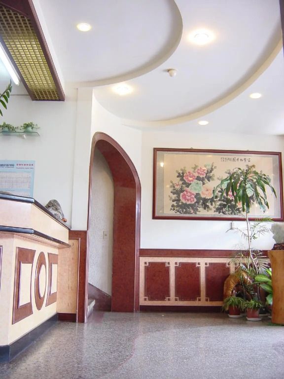 جين لون هوتل