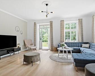 Amazing Home In Skærbæk With Kitchen - Skaerbaek - Sala de estar