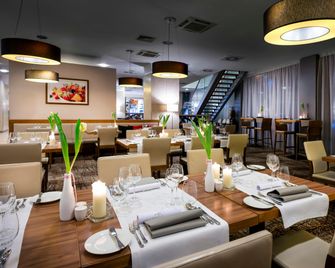 Hilton Garden Inn Krakow - קראקוב - מסעדה