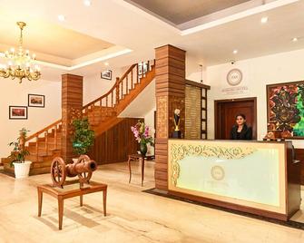 Foxoso Misty Oaks Resort - Nainital - Lễ tân